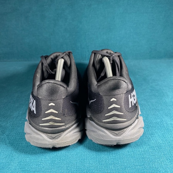 ❌SOLD❌Size 11 - Men’s Hoka One Clifton 8 black shoes - Picture 2 of 9